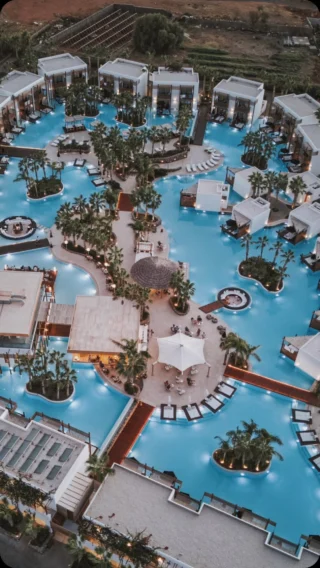 When you see it from above, don’t you just get why it’s called your floating paradise?#stellaislandcrete #hotelsandresorts #stellaisland #floatinghotel #luxuryresort